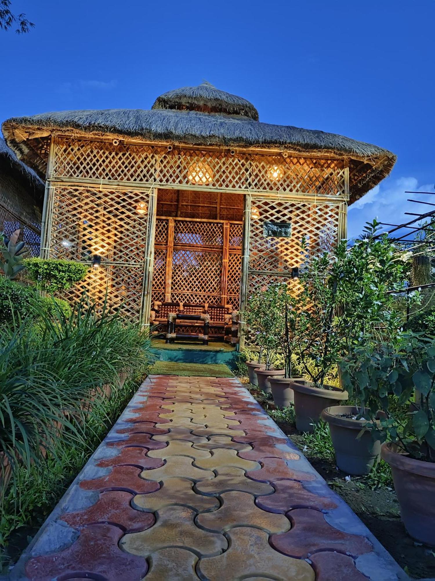 Jaanki Farms & Resorts Джорхат Экстерьер фото