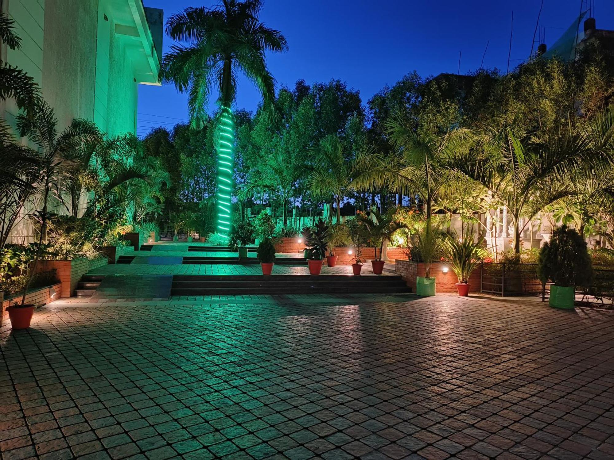 Jaanki Farms & Resorts Джорхат Экстерьер фото