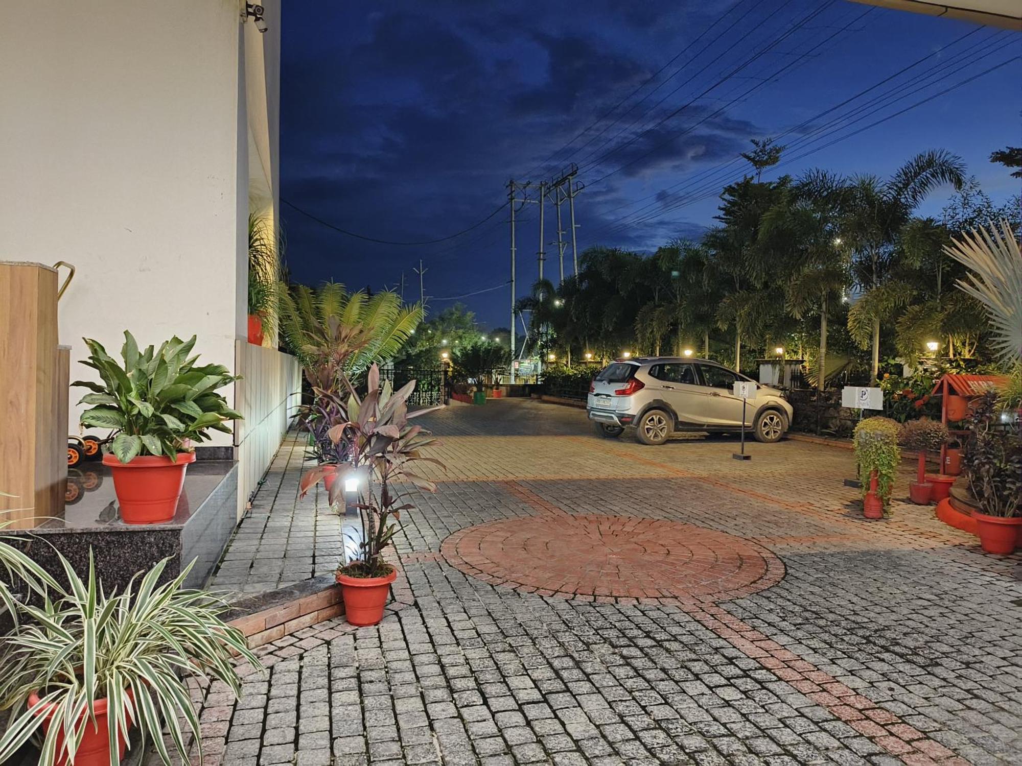 Jaanki Farms & Resorts Джорхат Экстерьер фото
