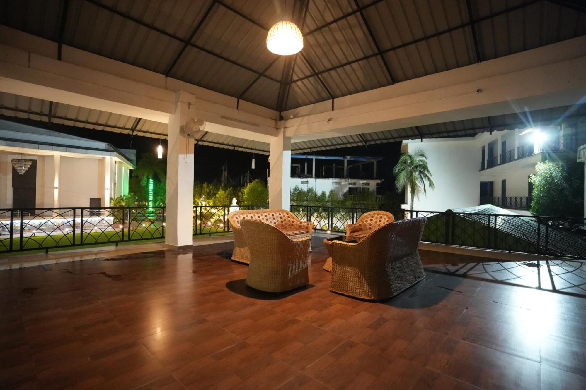 Jaanki Farms & Resorts Джорхат Экстерьер фото