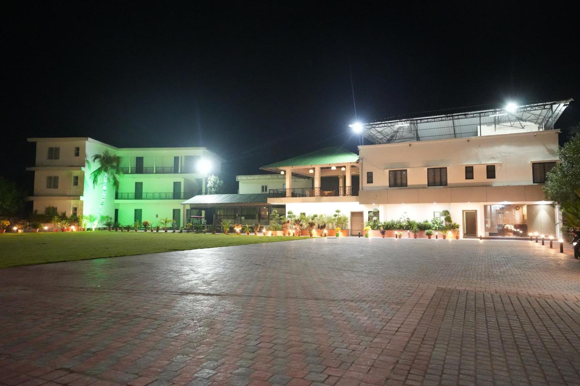 Jaanki Farms & Resorts Джорхат Экстерьер фото