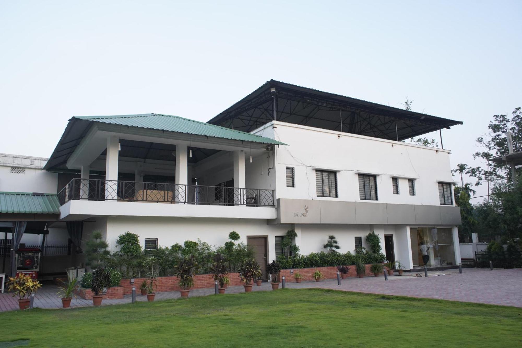 Jaanki Farms & Resorts Джорхат Экстерьер фото